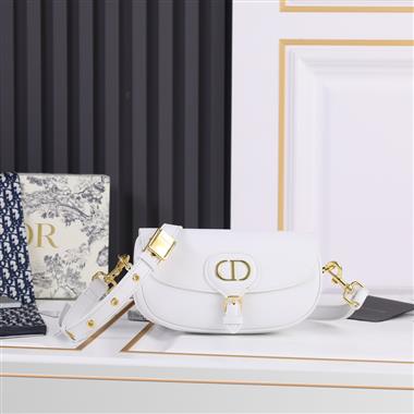 DIOR   2024新款時尚女生休閒包 尺寸：22*13*5CM