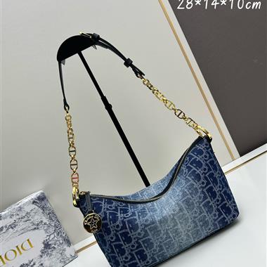 DIOR   2024新款時尚女生休閒包 尺寸：28.5 x 14.5 x 10CM