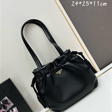 PRADA   2024新款時尚女生休閒包 尺寸:24*25*11CM