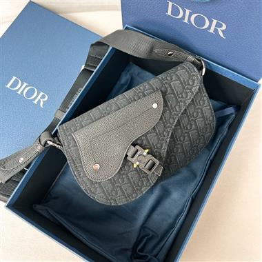 DIOR  2024新款男生時尚包包 尺寸：24*16.5*5.5CM