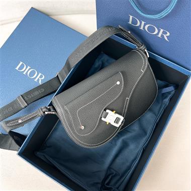 DIOR  2024新款男生時尚包包 尺寸：24*16.5*5.5CM