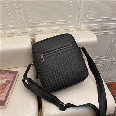 BOTTEGA VENETA   2024新款男生時尚包包  尺寸:24*27*6.5CM