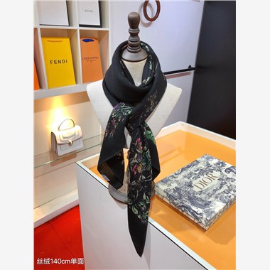 DIOR   2024秋冬新款時尚圍巾  尺寸：140-140