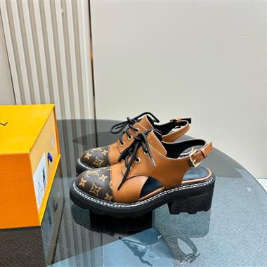 Louis Vuitton   2025新款女生休閒時尚鞋子