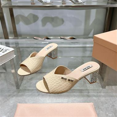 Miu miu    2025新款女生休閒時尚鞋子