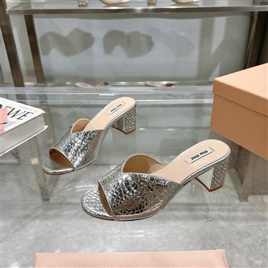 Miu miu    2025新款女生休閒時尚鞋子