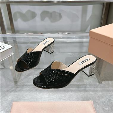 Miu miu    2025新款女生休閒時尚鞋子