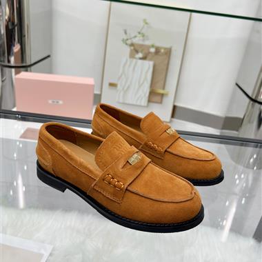 Miu miu    2025新款女生休閒時尚鞋子