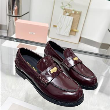 Miu miu    2025新款女生休閒時尚鞋子