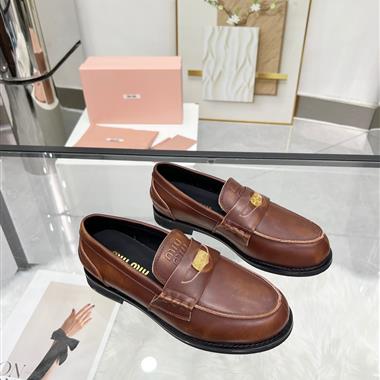 Miu miu    2025新款女生休閒時尚鞋子