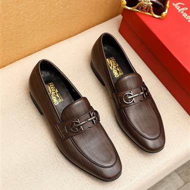 Ferragamo   2025新款男生休閒時尚鞋子