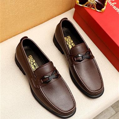 Ferragamo   2025新款男生休閒時尚鞋子