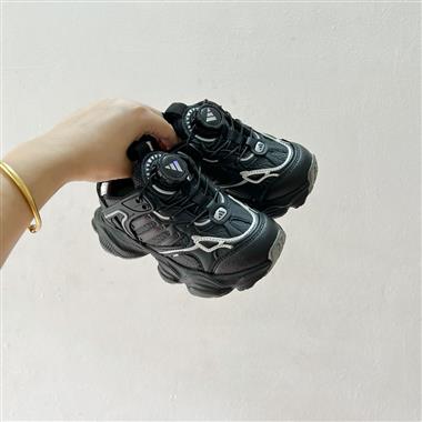 ADIDAS 旋轉扣做舊兒童老爹鞋