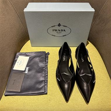 PRADA   2025新款女生休閒時尚鞋子