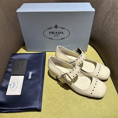 PRADA   2025新款女生休閒時尚鞋子