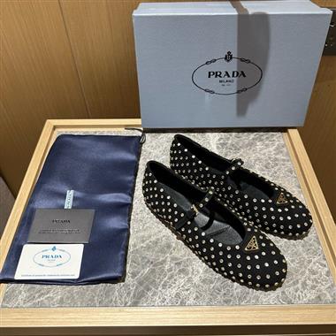 PRADA   2025新款女生休閒時尚鞋子