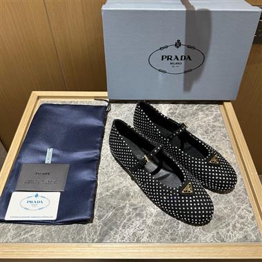 PRADA   2025新款女生休閒時尚鞋子