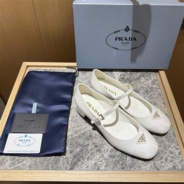 PRADA   2025新款女生休閒時尚鞋子