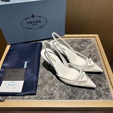 PRADA   2025新款女生休閒時尚鞋子