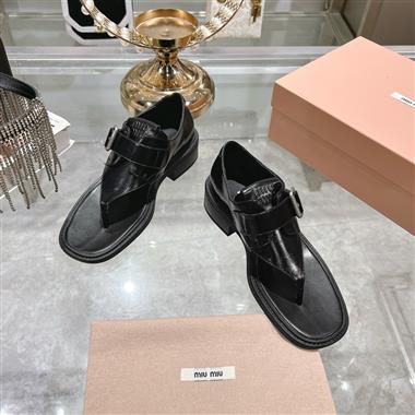 MIUMIU   2025新款女生休閒時尚鞋子