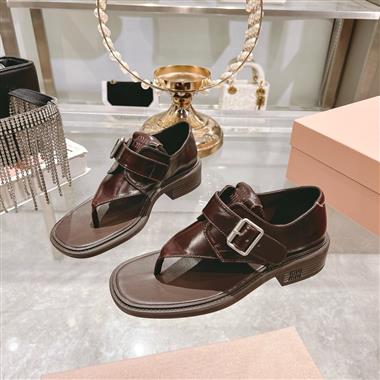 MIUMIU   2025新款女生休閒時尚鞋子