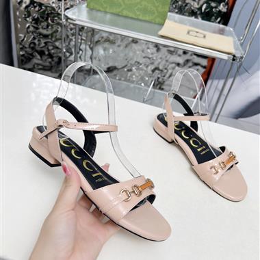 GUCCI   2025新款女生休閒時尚鞋子
