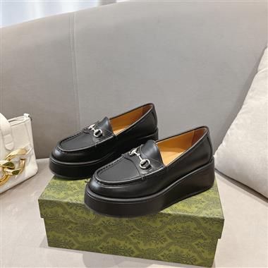 GUCCI   2025新款女生休閒時尚鞋子