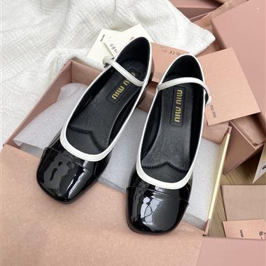 MIUMIU   2025新款女生休閒時尚鞋子
