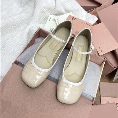 MIUMIU   2025新款女生休閒時尚鞋子