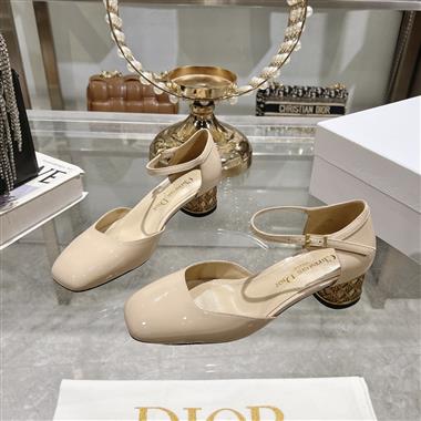 DIOR   2025新款女生休閒時尚鞋子