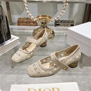 DIOR   2025新款女生休閒時尚鞋子
