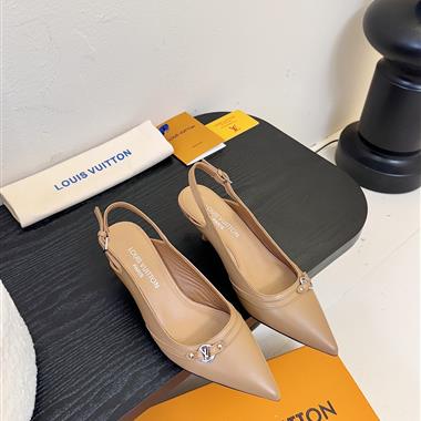 Louis Vuitton     2025新款女生休閒時尚鞋子