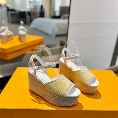 Louis Vuitton    2025新款女生休閒時尚鞋子