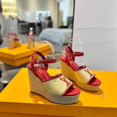 Louis Vuitton    2025新款女生休閒時尚鞋子