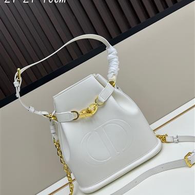 DIOR   2025新款女生時尚包包  尺寸：24*10*24.5CM