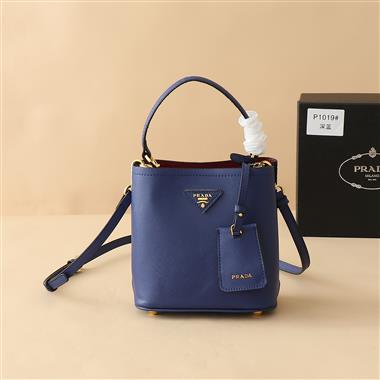 PRADA   2025新款女生時尚包包 尺寸：20CM