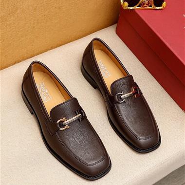 Ferragamo    2025新款男生休閒時尚鞋子