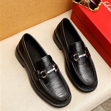 Ferragamo    2025新款男生休閒時尚鞋子