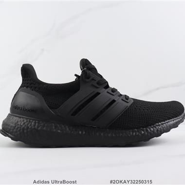 Adidas UltraBoost 爆米花緩震跑步鞋