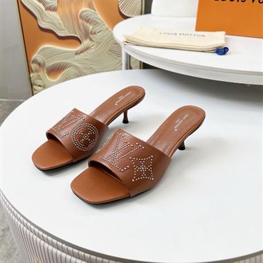 Louis Vuitton   2025新款女生休閒時尚鞋子