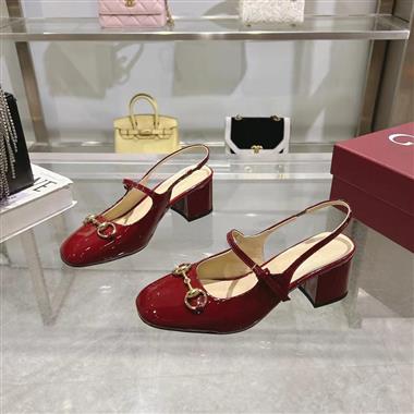 GUCCI   2025新款女生休閒時尚鞋子