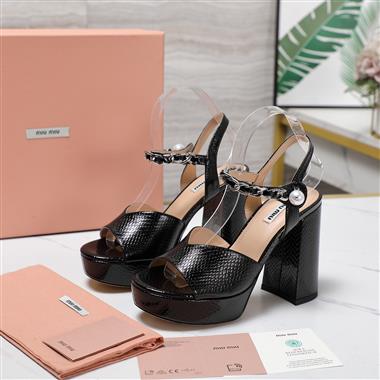 MIUMIU   2025新款女生休閒時尚鞋子
