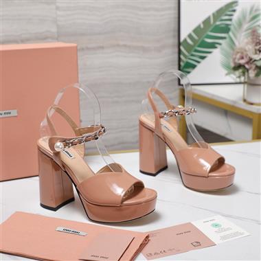 MIUMIU   2025新款女生休閒時尚鞋子