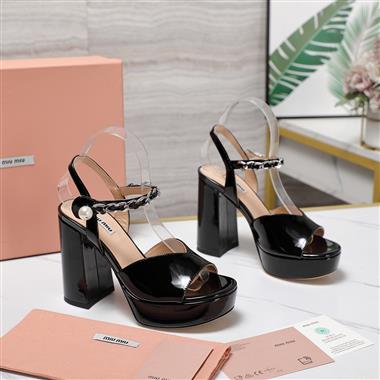 MIUMIU   2025新款女生休閒時尚鞋子