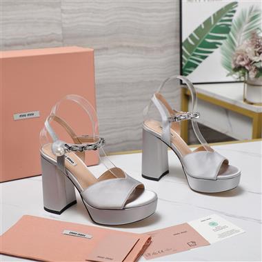 MIUMIU   2025新款女生休閒時尚鞋子
