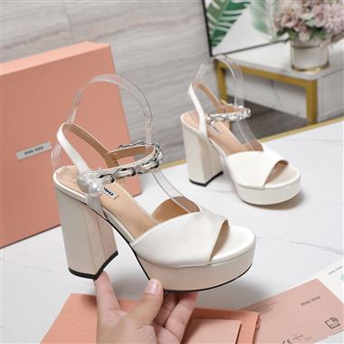 MIUMIU   2025新款女生休閒時尚鞋子