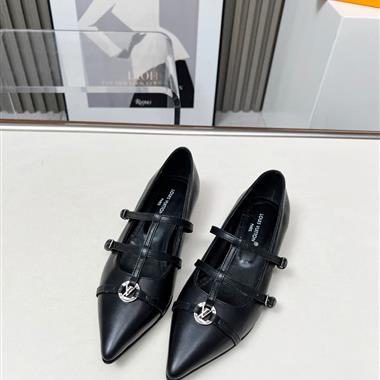 Louis Vuitton   2025新款女生休閒時尚鞋子