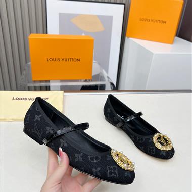 Louis Vuitton   2025新款女生休閒時尚鞋子