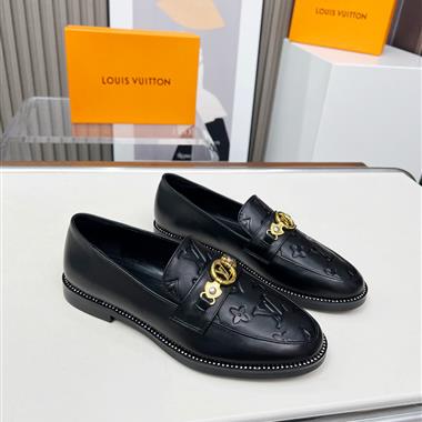 Louis Vuitton   2025新款女生休閒時尚鞋子