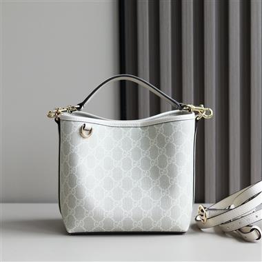 GUCCI   2025新款女生時尚包包  尺寸：20.5*18*11.5CM